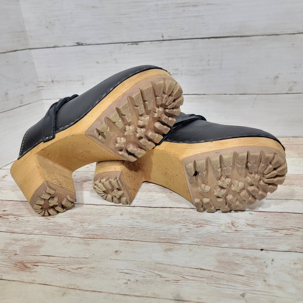 MIA Gray Leather Clogs with Wooden Heel - Picture 7 of 11